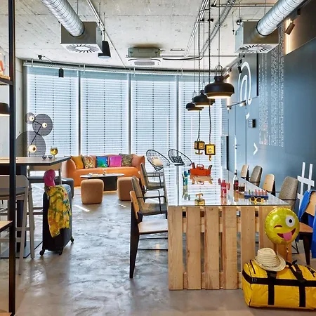 酒店 Moxy 卡尔斯鲁厄